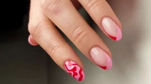 uñas rojo con rosa abril 2026