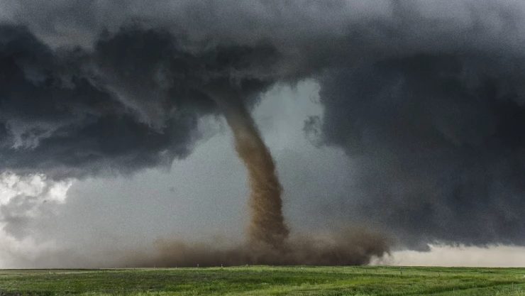 tornado huracán diferencia