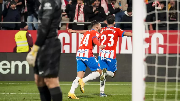 El Girona festeja el triunfo ante el Atlético de Madrid
