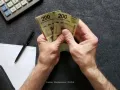 Dinero billetes 200.jpg