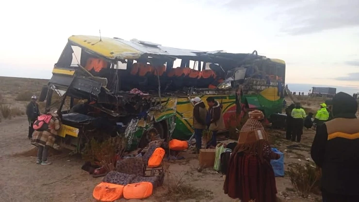 choque-de-autobuses-muertos-y-heridos-ruta-turística-de-bolivia-el-vigilante