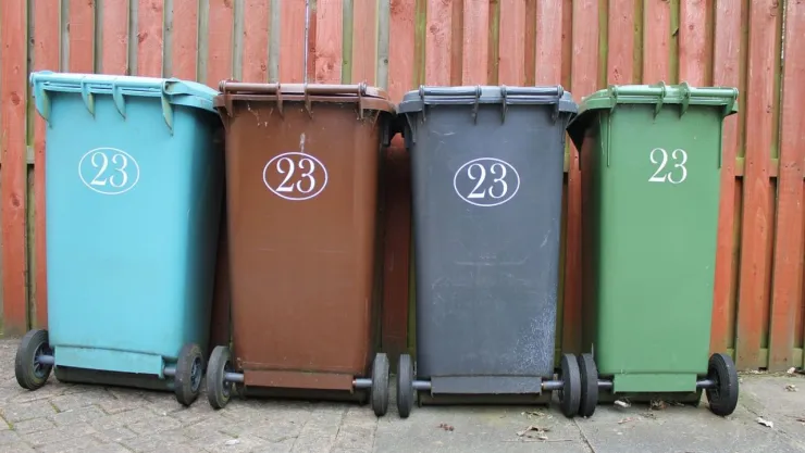 ¿Cómo eliminar el mal olor de la basura?