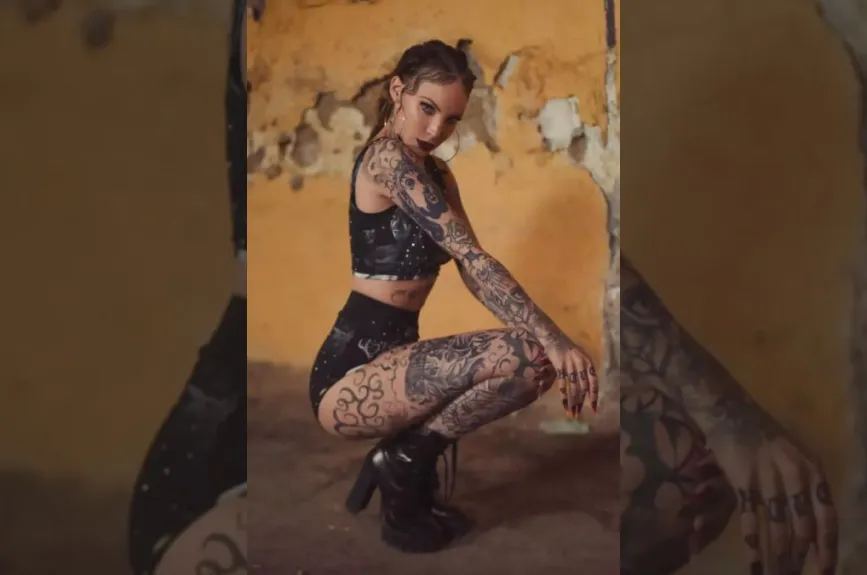Cazzu tiradera a Belinda (10).jpg