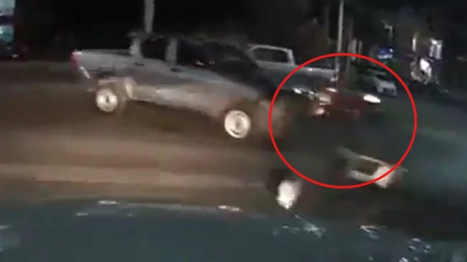 Auto deportivo de 2 MDP fue destrozado a días de salir de la agencia; imprudente provocó aparatoso accidente| VIDEO
