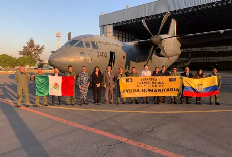 México dona un millón de vacunas y recibe donación de insumos médicos