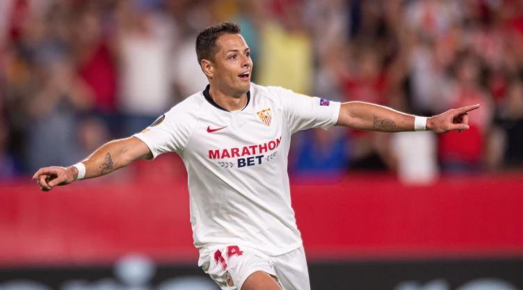 Gol de ‘Chicharito’ le dio el triunfo a Sevilla en Europa League