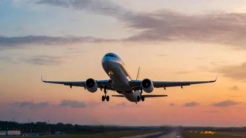 ¡HAY TRES DEMORAS! Estado de vuelos en el Aeropuerto Internacional del Bajío hoy 2 de diciembre EN VIVO.jpg