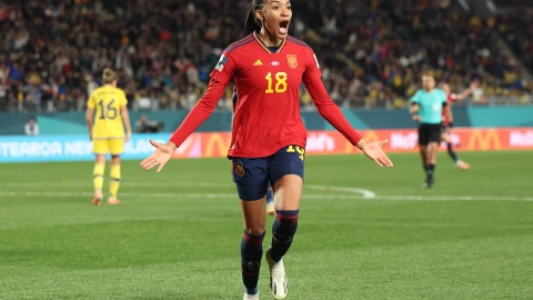 Salma Paralluelo festeja gol con Selección de España en el Mundial