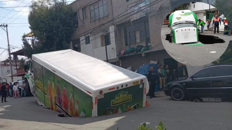 camion-carga-socavon-iztapalapa-autos