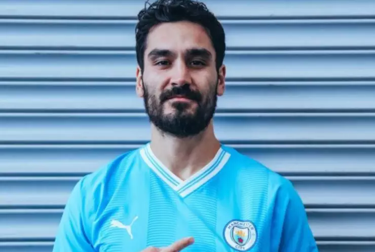 Gundogan con la camiseta nueva del Manchester City