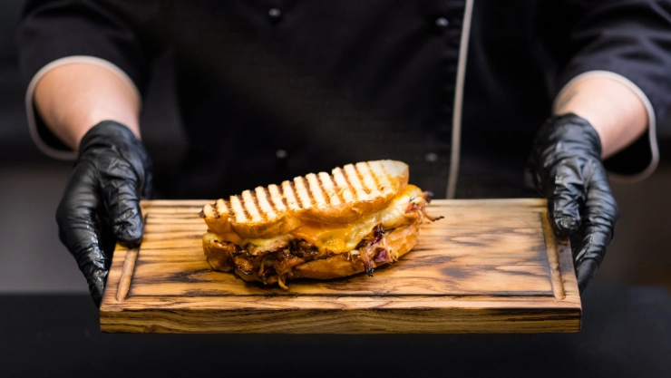 Bandeja con un sándwich en Texas