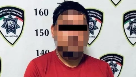 El sujeto identificado como Jesús Jaime “N” descendió del auto y fue arrestado de inmediato