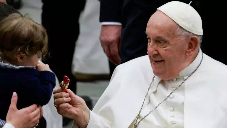 Preocupa salud del Papa Francisco tras visita al hospital.jpg
