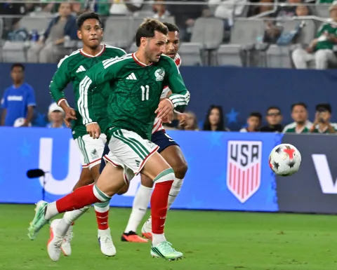 Santiago Gimenez falló el empate vs Estados Unidos en partido de Fecha FIFA, luego de que se quedara solo frente a la portería
