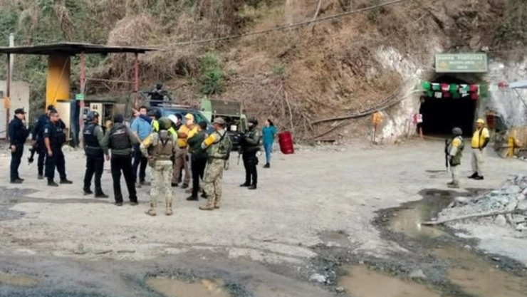 Cuatro mineros quedan atrapados tras derrumbe en una mina en El Rosario, Sinaloa