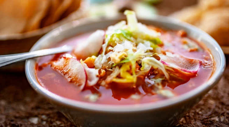 El pozole fue seleccionado por la IA como un alimento para evitar antes de hacer ejercicio