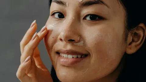 Elige productos ligeros e híbridos para tu rutina de skin care primaveral
