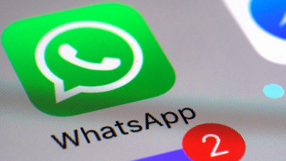 Ícono de WhatsApp en un smartphone.