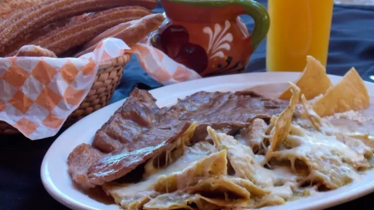 Enciclopedia nombra a los chilaquiles como el desayuno más rico del mundo