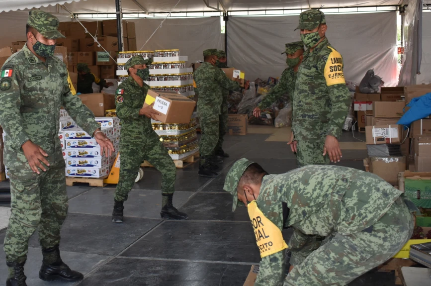 ¡La Secretaría de la Defensa Nacional nuevamente se une a las filas del Juguetón Azteca! ¡Unos verdaderos héroes!