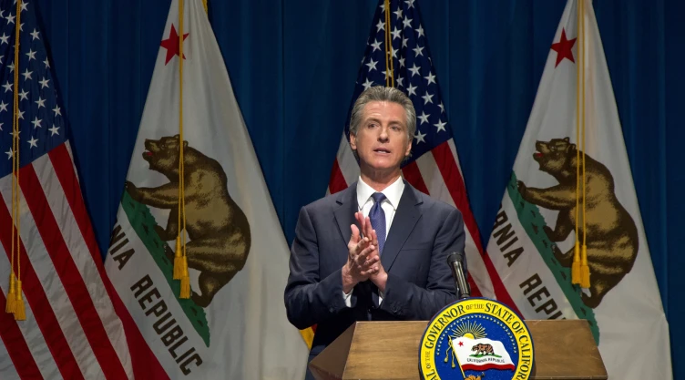 El gobernador de California, Gavin Newsom