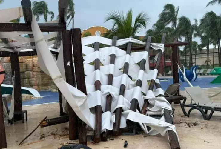 ¿Qué pasó con la estructura que colapsó en un hotel de la Riviera Maya_ Esto se sabe.jpg
