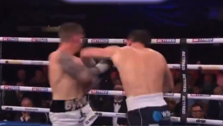 ¡Fulminante! Boxeador sufre hemorragia cerebral tras recibir impresionante golpe.