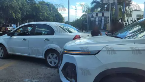 ¡Precaución! Se registra FUERTE ACCIDENTE en calles de la García Ginerés