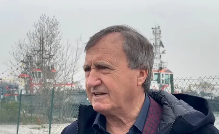 Luigi Brugnaro, alcalde de Venecia, se lanzó contra el hombre que se aventó al canal y advirtió el uso de toda la ley para arrestarlo