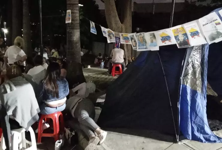 Represión en Venezuela: agreden a madres de presos políticos frente a TSJ