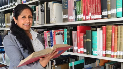 Elsa Sánchez la mujer de origen mazahua que pasó de cuidar borregos a alertar a astronautas UNAM (2).jpeg