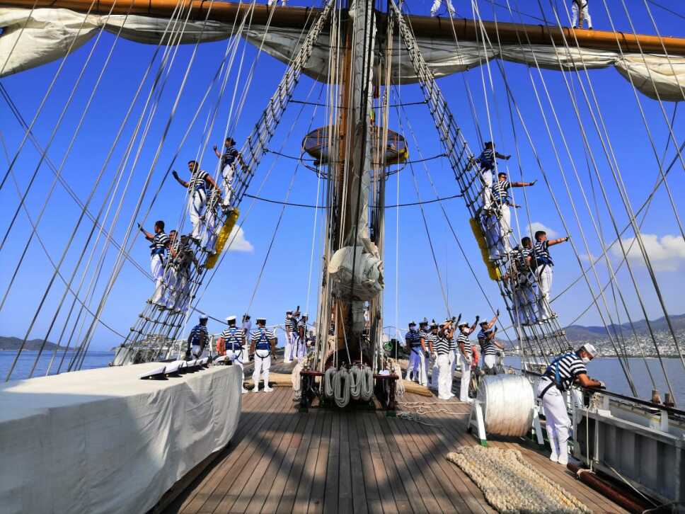 Zarpó Buque Cuauhtémoc
