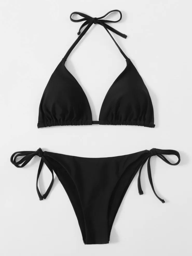 Los bikinis de triángulo favorecen al busto pequeño y son un clásico