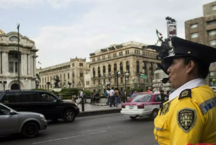 Este jueves los autos con engomado verde no podrán transitar en el programa Hoy No Circula en CDMX.