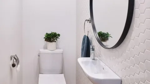 42 ideas para remodelar baños pequeños: se verán más grandes y muy elegantes