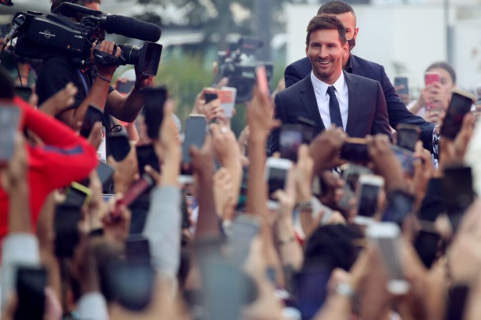Messi PSG presentacion.jpg