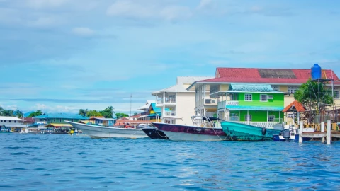 Evacuarán una isla del Caribe con cientos de familias por el nivel del mar