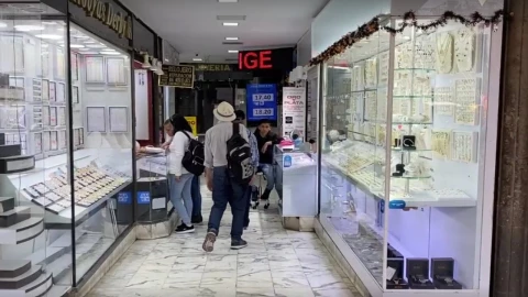 Joyerías vandalizadas en el Centro Histórico de CDMX reabren sin apoyo de autoridades