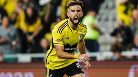 Diego Rossi finalmente no llegará al América