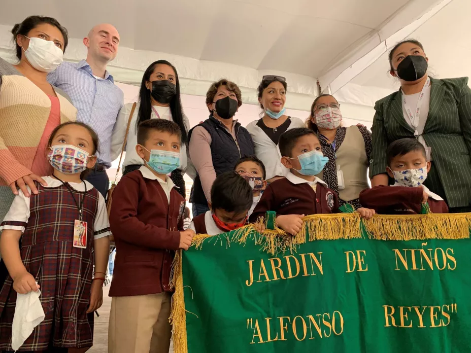 Niños en escuela SEP.jpg