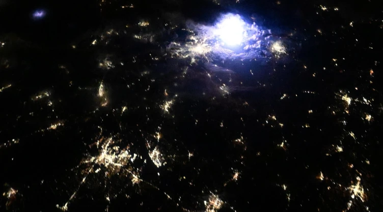 Tormentas eléctricas en Estados Unidos, vistas desde el espacio, rumbo a temporada de huracanes 2025