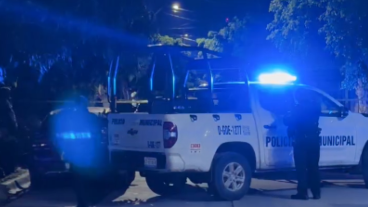 Fallece un hombre de 30 años mientras arreglaba su carro