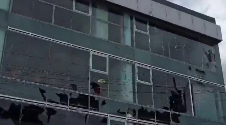 Fuertes vientos en Puebla provocan destrozos; edificios y escuelas son afectados|VIDEO