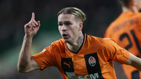Mykhailo Mudryk con la camiseta del Shakhtar