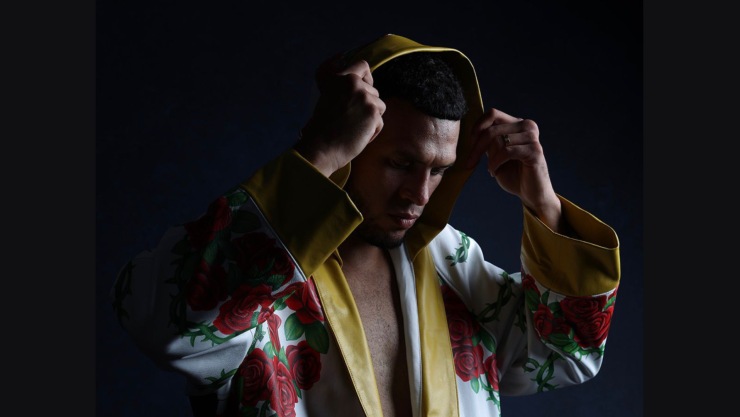 David Benavidez sorprende con indumentaria diseñada por Willy Chavarria