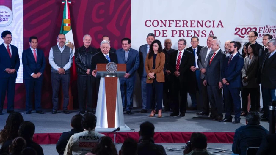 Sector empresarial y AMLO, aumento salarios.