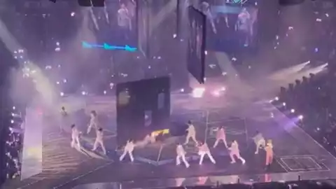 VIDEO Pantalla cae sobre bailarín en concierto de Mirror