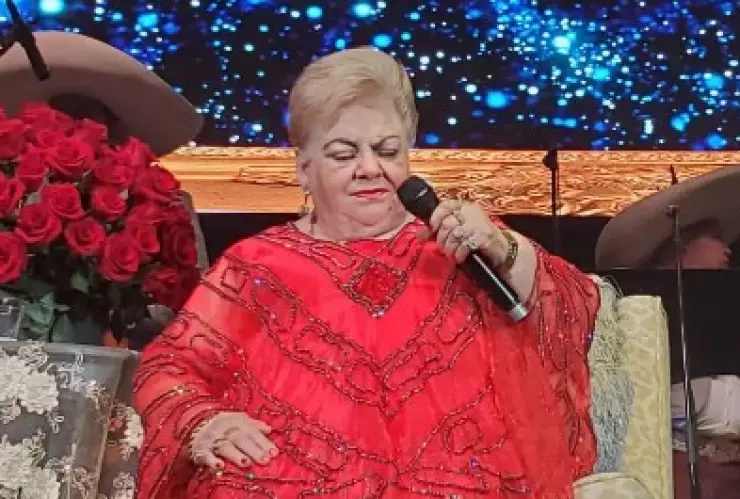 Paquita la del Barrio es reportada en sueño inducido
