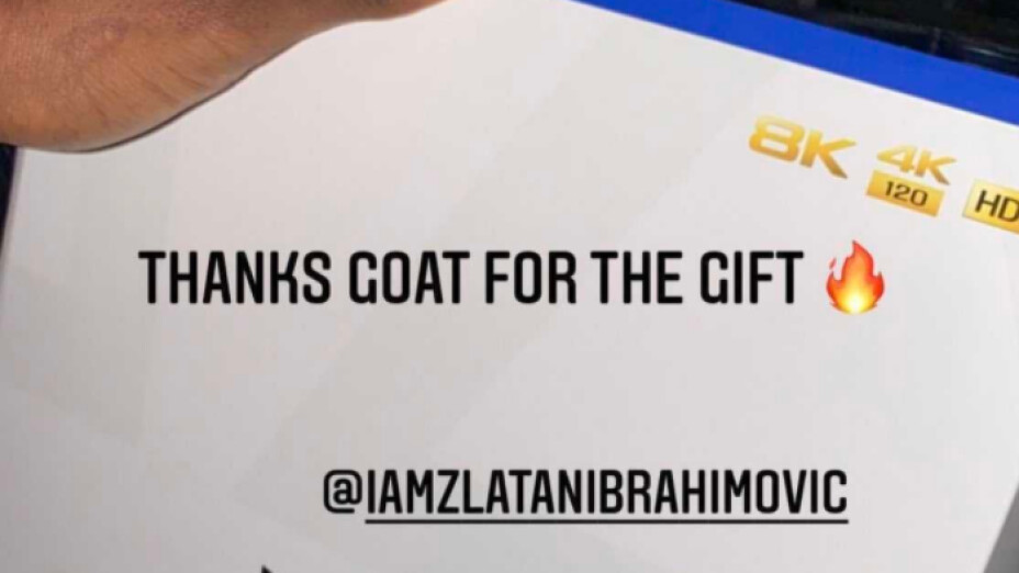 Zlatan regaló el Play Station 5