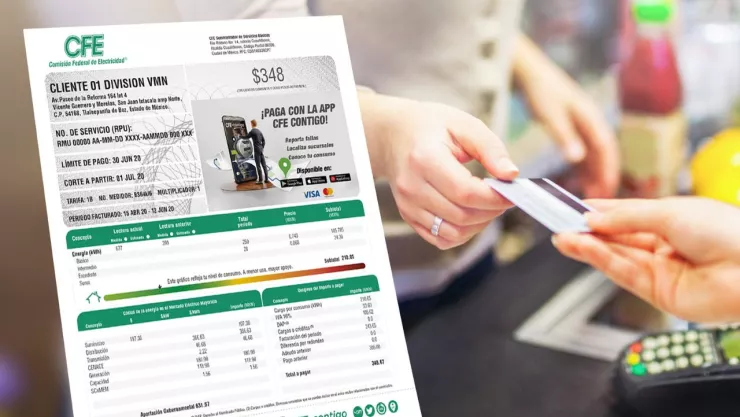 ejemplo del recibo de luz, así como de fondo una persona efectuando un pago con tarjeta